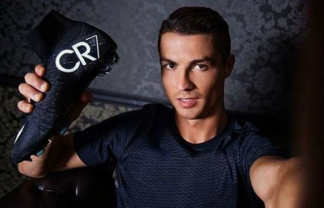 Криштиану Роналду в рекламе CR7 Криштиану Роналду в рекламе CR7