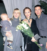 35-ЛЕТИЕ ЕЛЕНЫ: с Андреем Мерзликиным, его женой Аней и их сыном Федей
