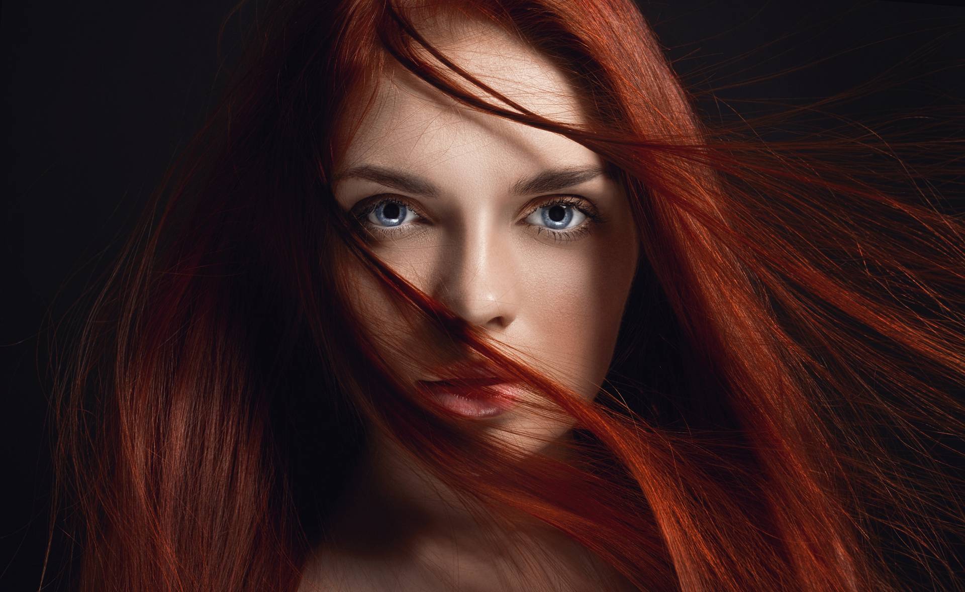 Красно-коричневый цвет волос