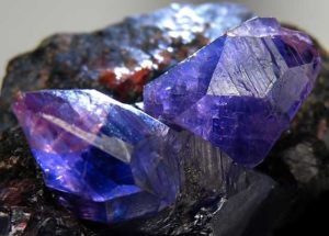камни сапфир