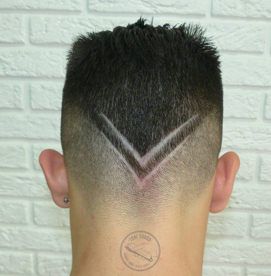 tonisaura_barbershop-cool-guys-haircut-with-v-hair-design-on-back